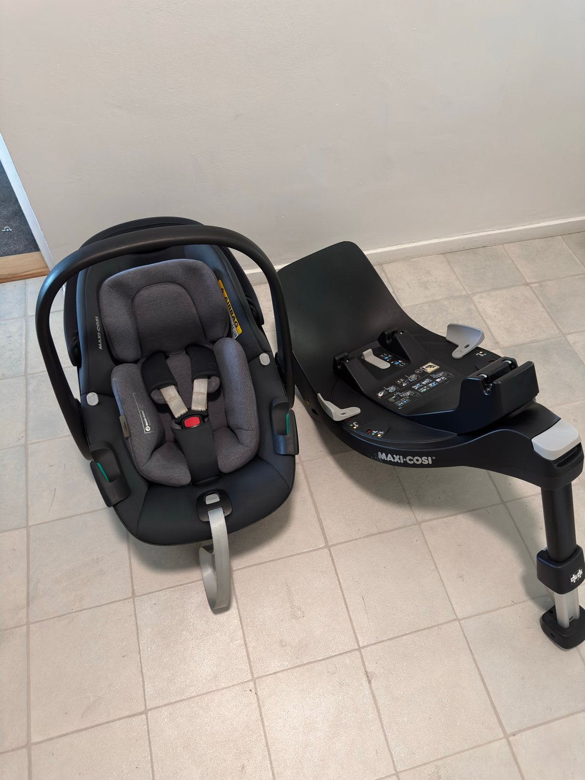 Maxi-Cosi Pebble 360 met FamilyFix 360 Base, Ophalen, Zijbescherming, Zo goed als nieuw, Isofix