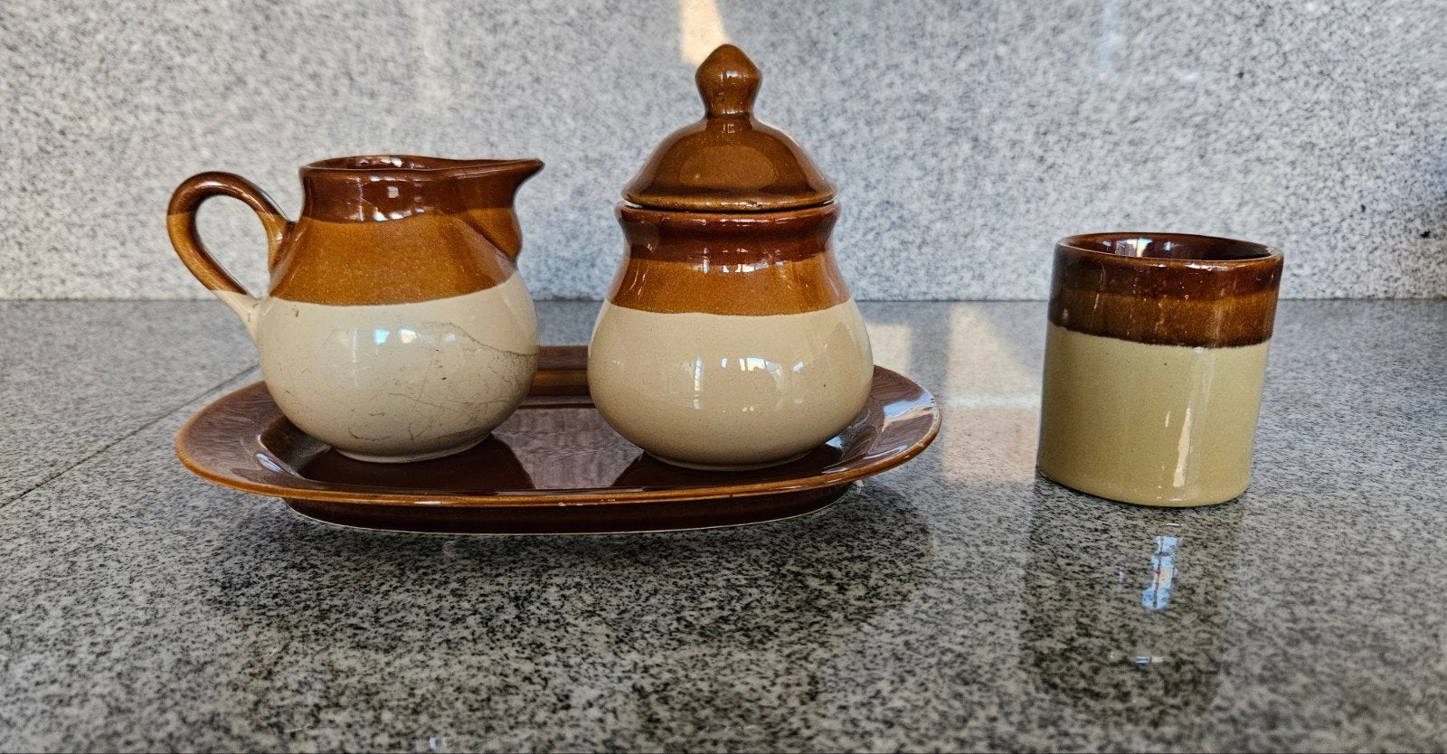 Aardewerk Koffie/Thee Set met Dienblad, Ophalen of Verzenden, Zo goed als nieuw