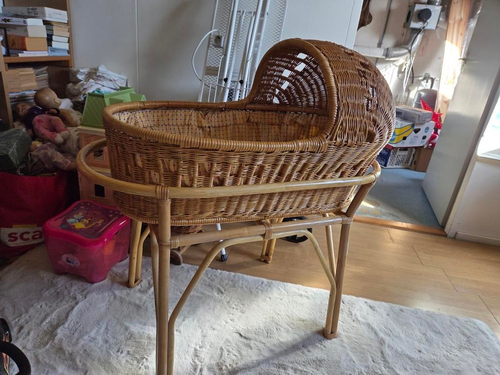 Rotan wiegje., Kinderen en Baby's, Babywiegjes en Ledikanten, Ophalen of Verzenden, Zo goed als nieuw, Wieg