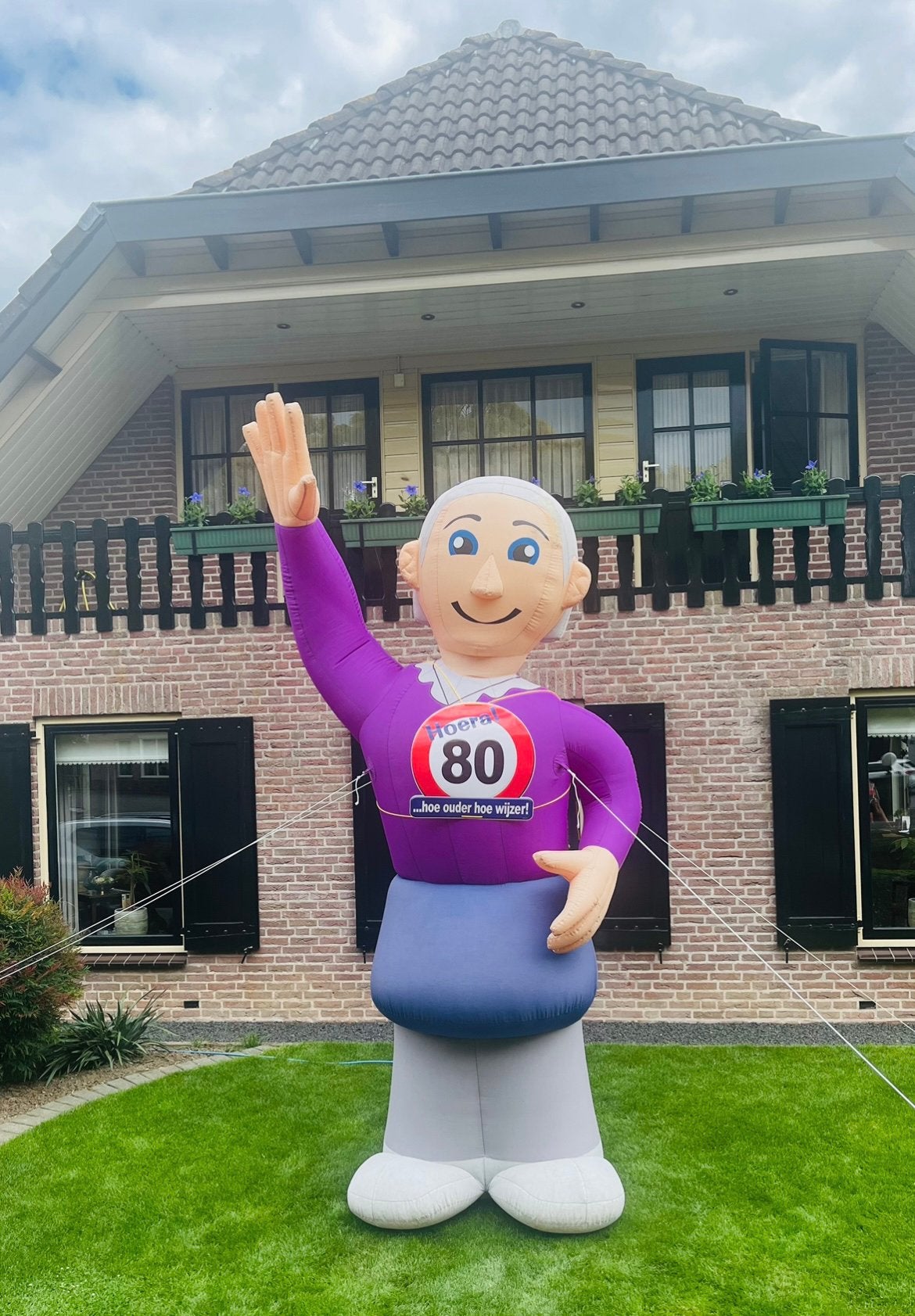 Opblaaspop sarah 50 jaar te huur, Ophalen, Zo goed als nieuw, Abraham of Sarah