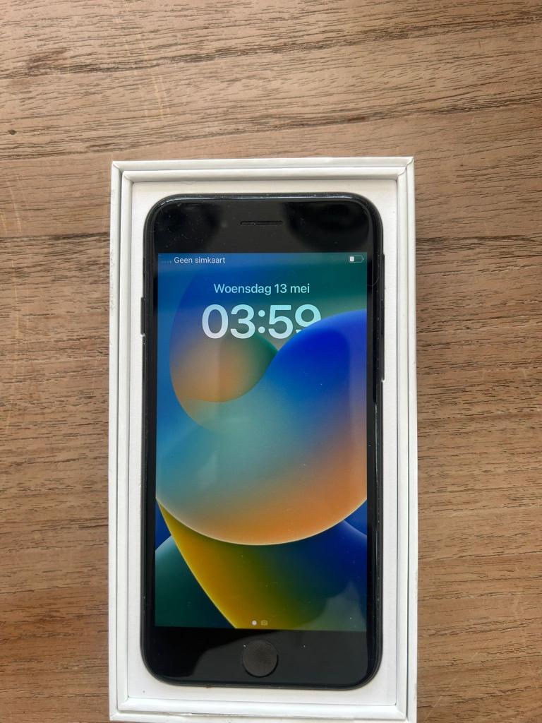 Apple iPhone SE 3rd Gen 64GB Midnight – Nette Staat, Telecommunicatie, Mobiele telefoons | Apple iPhone, Zwart, Ophalen of Verzenden