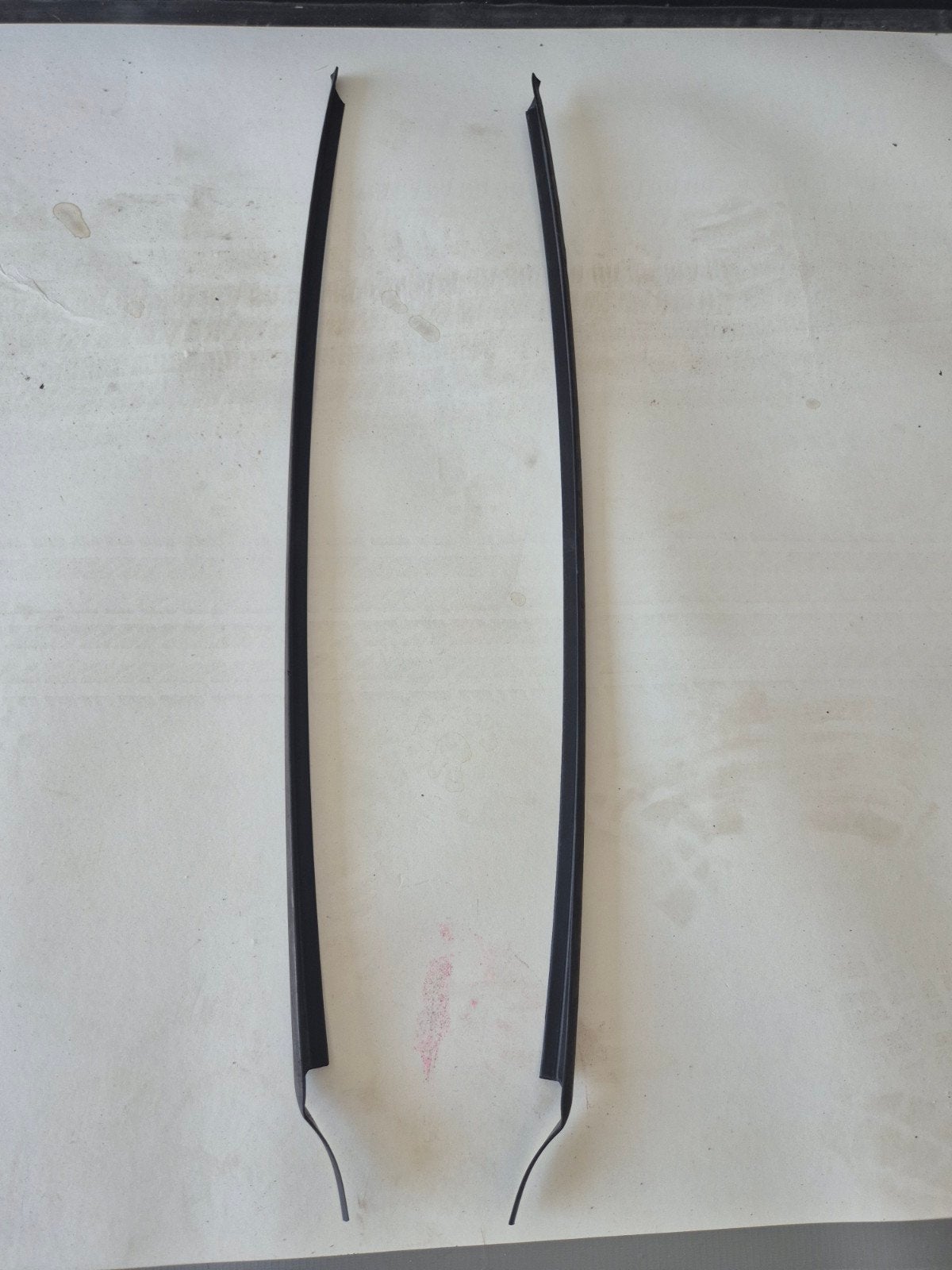 VW Passat B5 / B5.5 Voorruit Sierlijst - Links & Rechts, Ophalen of Verzenden, Gebruikt, Volkswagen