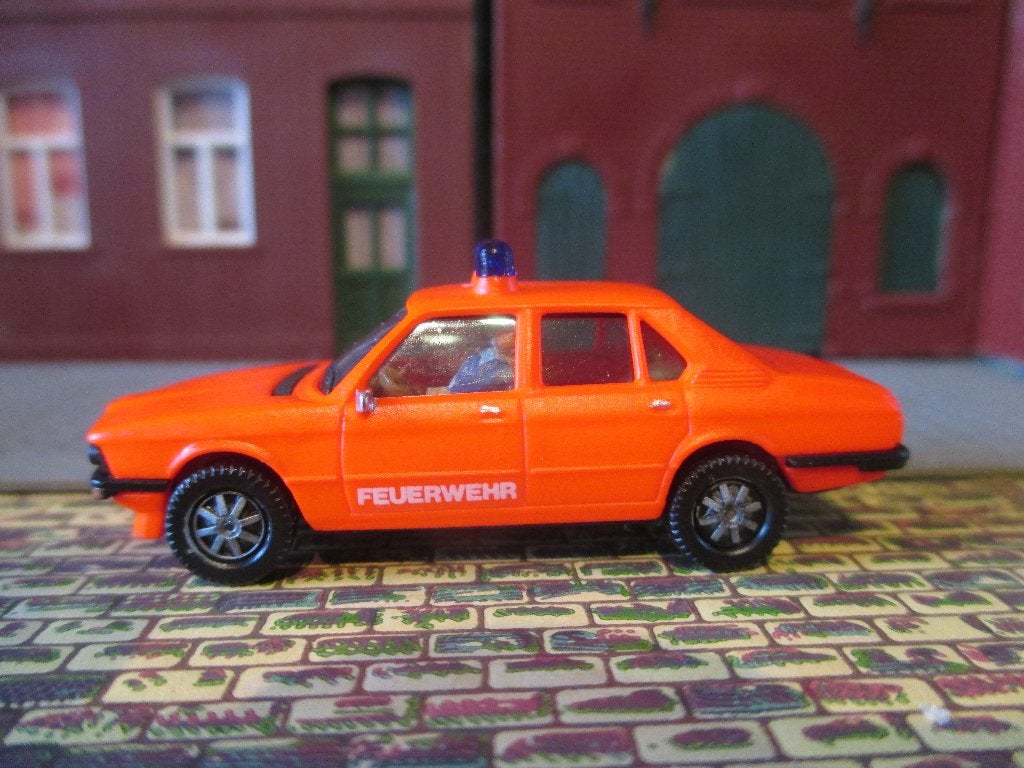 BMW E12 5-serie 525i Herpa - Feuerwehr met chauffeur, Hobby en Vrije tijd, Ophalen of Verzenden, Gebruikt, Auto, Herpa