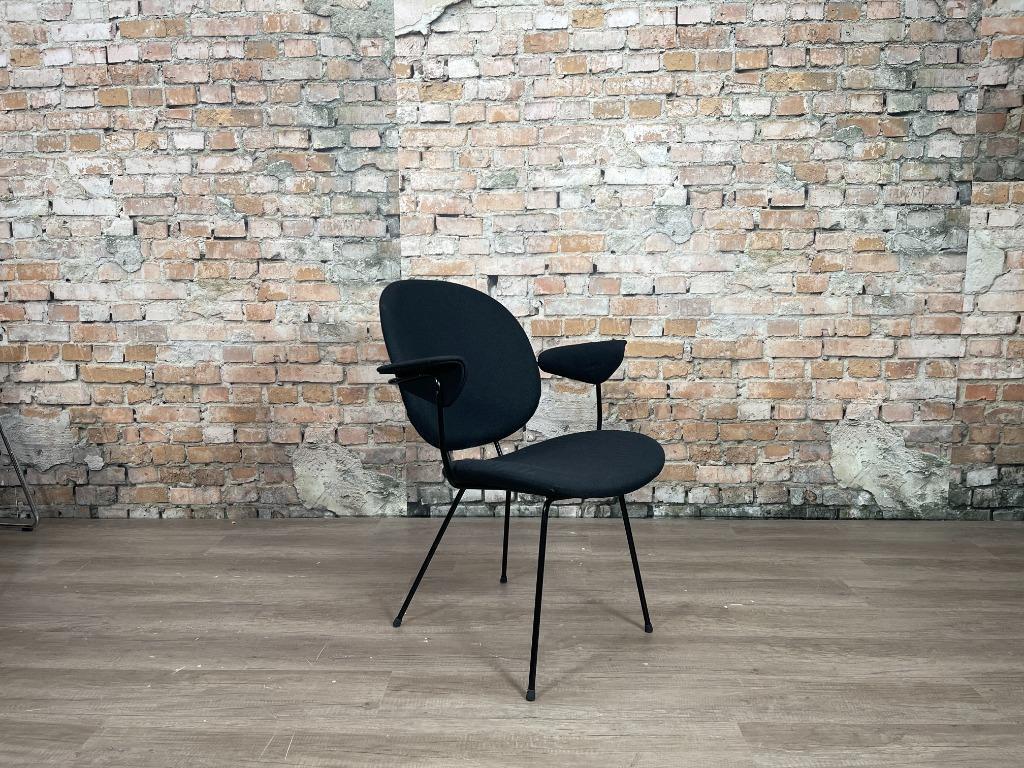 Kembo 302 Easy Chair zwart bij TheReSales, Minder dan 75 cm, Ophalen of Verzenden, Zo goed als nieuw, Stof