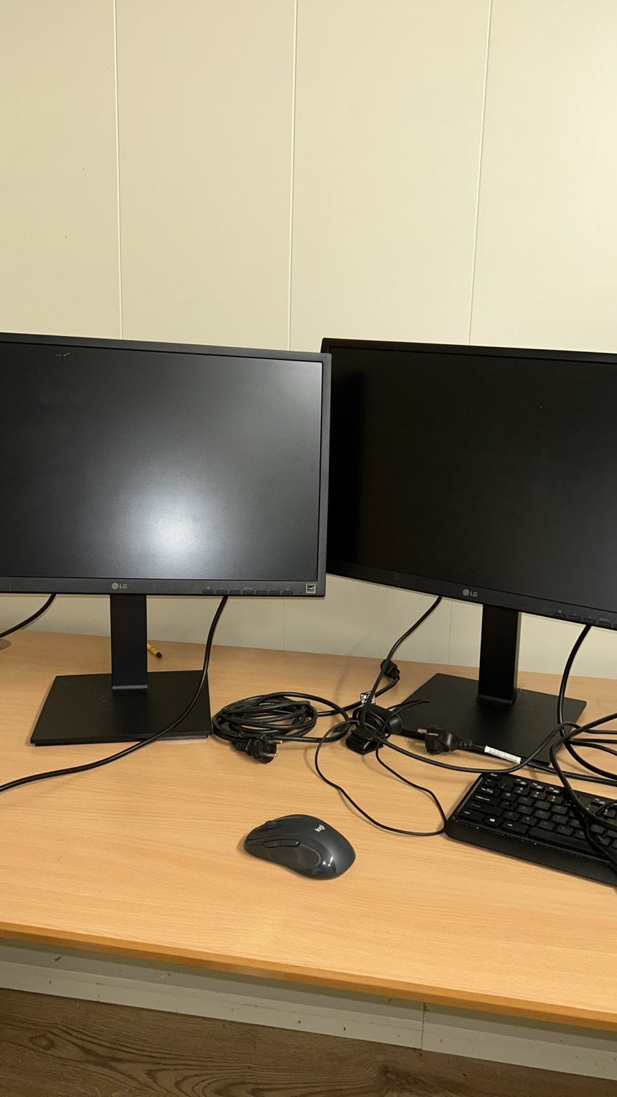 LG 24BK550Y-B Full HD IPS Monitor Beeldscherm (2 stuks), Gebruikt, IPS, In hoogte verstelbaar, Full HD
