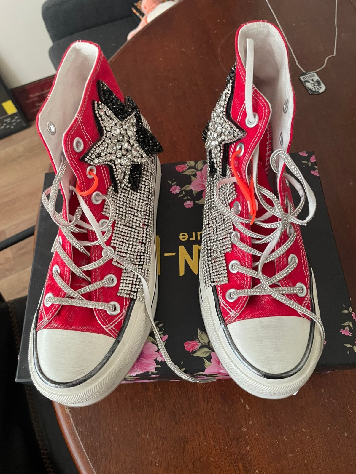 Nan-Ku, Ophalen of Verzenden, Zo goed als nieuw, Rood, Sneakers of Gympen