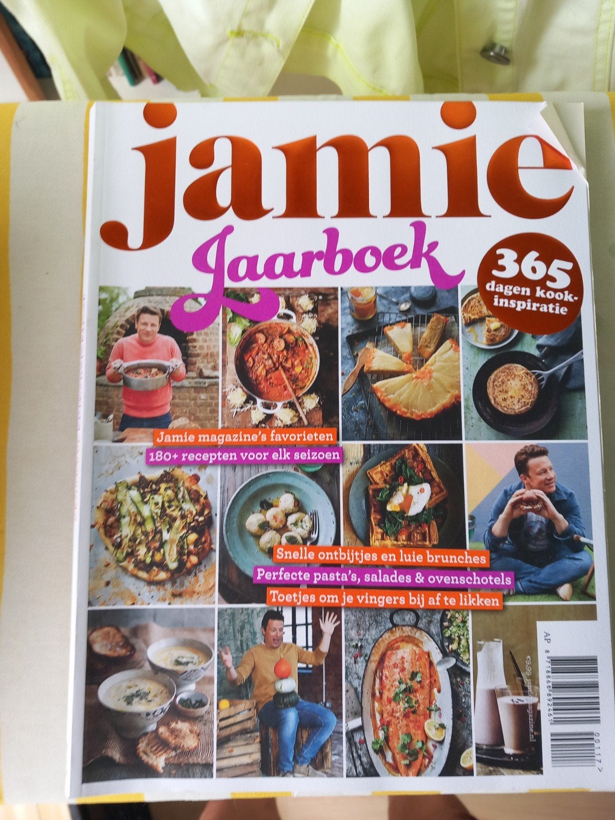 Jamie Jaarboek: 365 dagen kookinspiratie, Hoofdgerechten, Ophalen of Verzenden, Zo goed als nieuw, Jamie Oliver