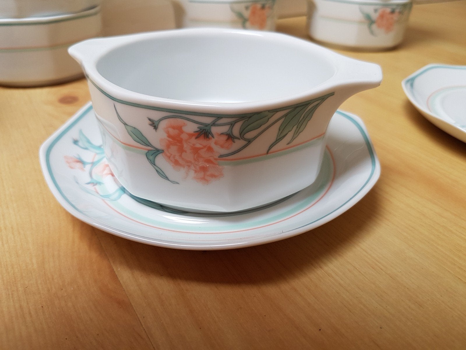6  Vintage Soepmokken met schotel. 'Royal Porcelain', Huis en Inrichting, Ophalen of Verzenden, Zo goed als nieuw, Overige stijlen