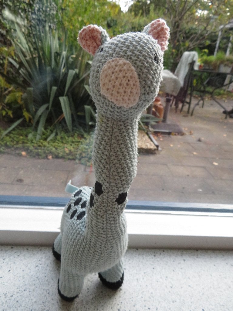 Gehaakte giraffe of giraf van Hema met oranje horentjes, Kinderen en Baby's, Speelgoed | Knuffels en Pluche, Zo goed als nieuw