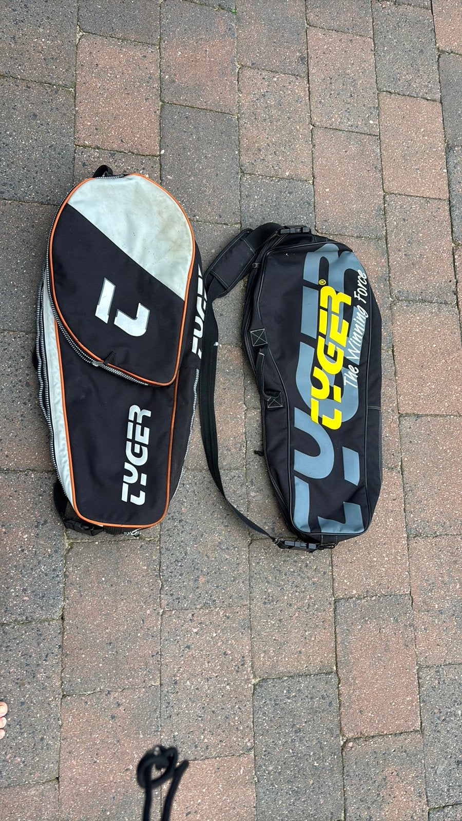 Tennis tassen 2 stuks zeer netjes ,1 ZGAN, Ophalen, Zo goed als nieuw