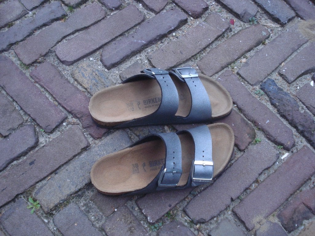 BIRKENSTOCK ARIZONA ZILVER 38 NU GRATIS VERZENDING PER POST, Slippers, Overige kleuren, Verzenden, Zo goed als nieuw