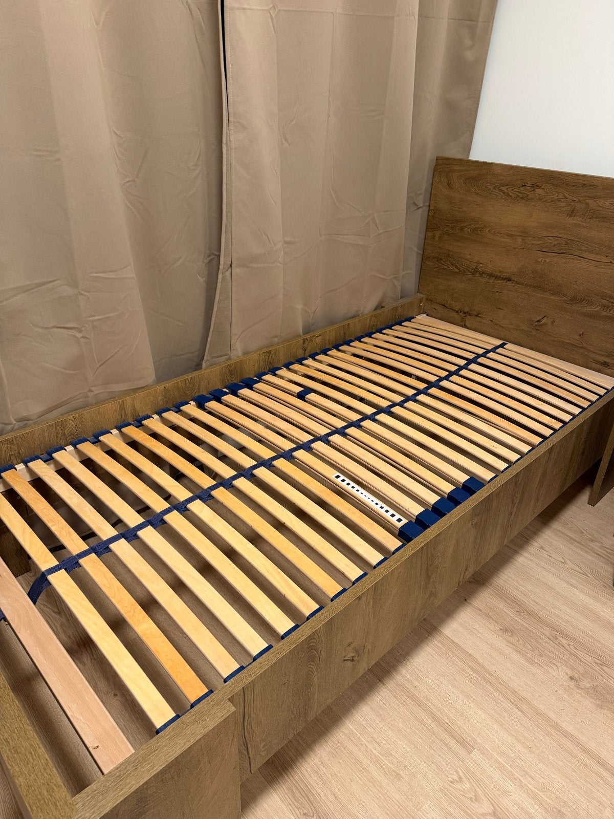 Eenpersoonsbed Donkerbruin Jysk, Huis en Inrichting, 90 cm, Eenpersoons, Bruin, Ophalen of Verzenden