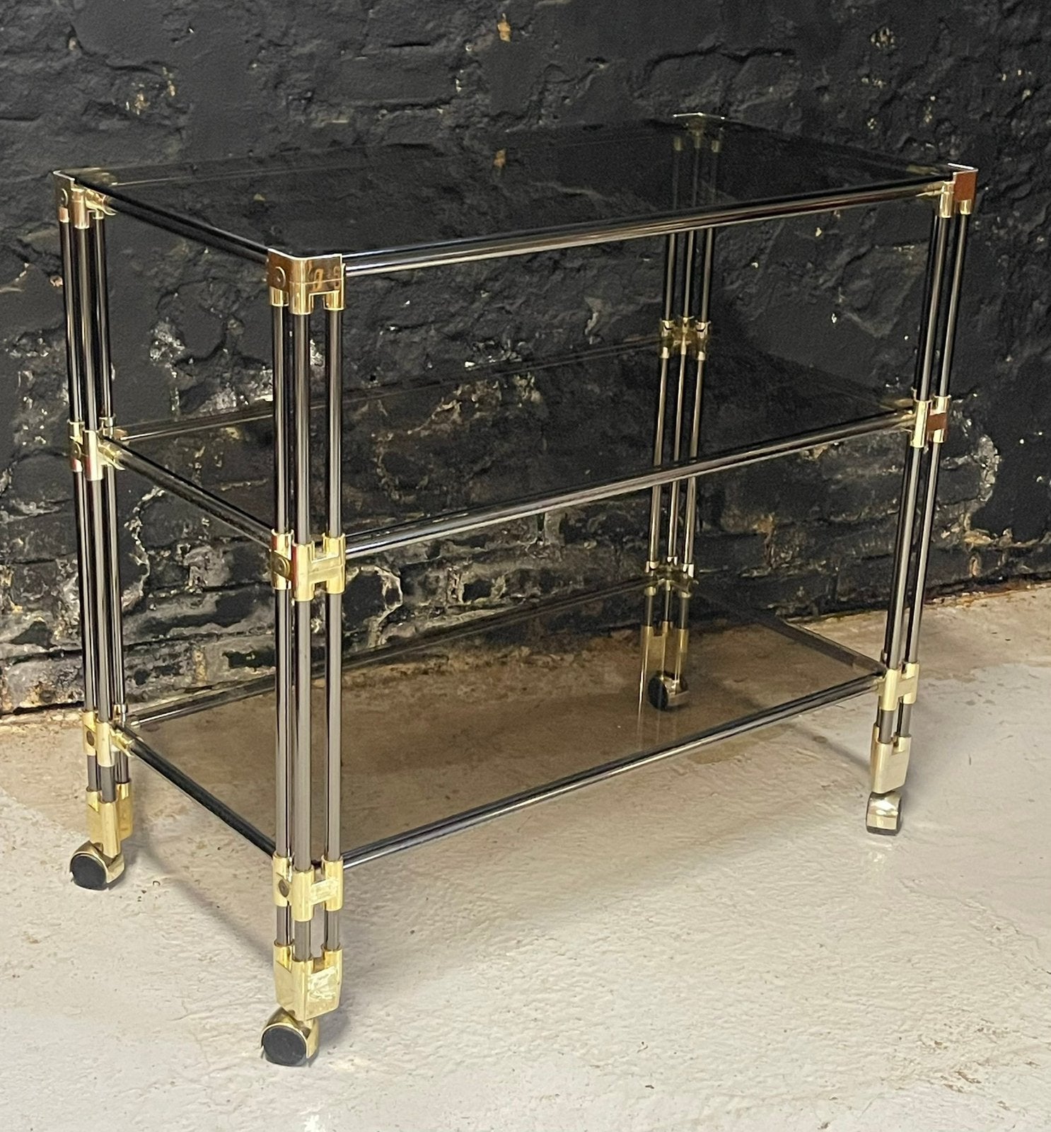 Vintage Roche Bobois sidetable barcart rookglas messing, Gebruikt, 50 tot 100 cm, Glas, Ophalen