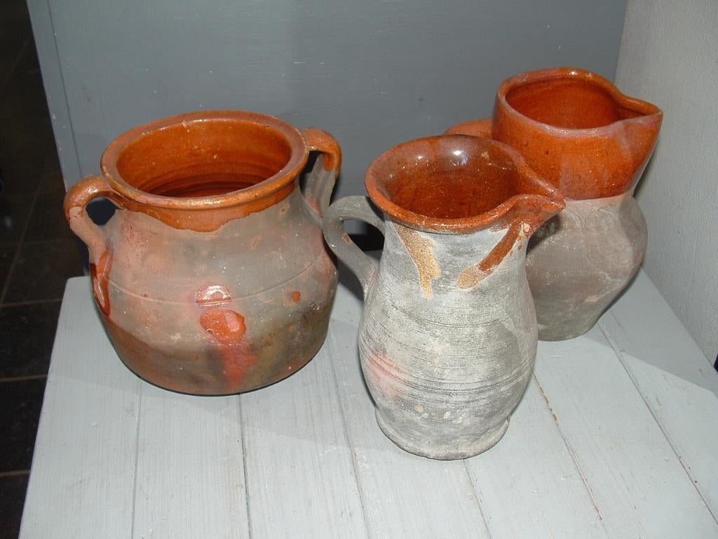 3x oude aardewerk pot + 2 kannen - mooie kleurnuances, Ophalen of Verzenden