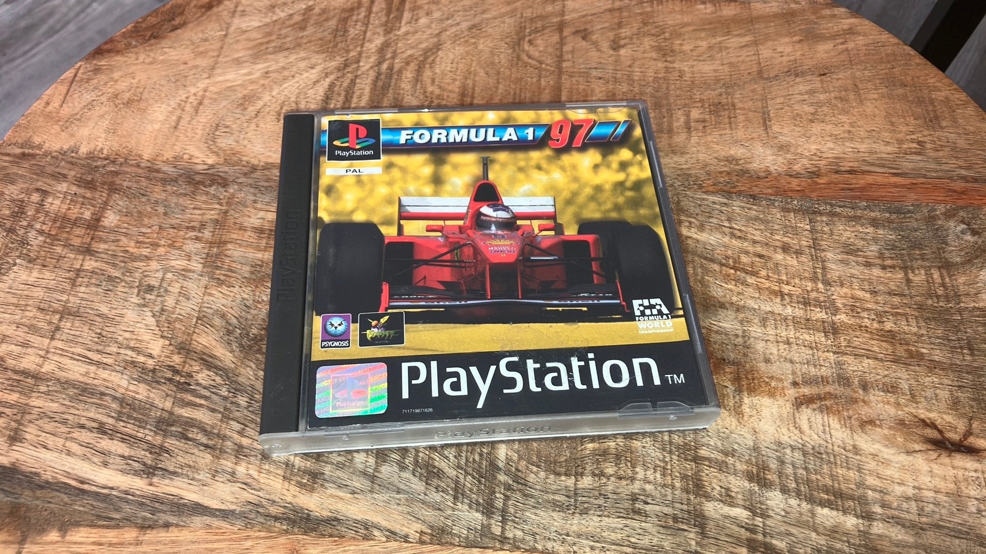 Formula 1 ‘97 PlayStation 1, Racen en Vliegen, 2 spelers, Ophalen of Verzenden, Zo goed als nieuw