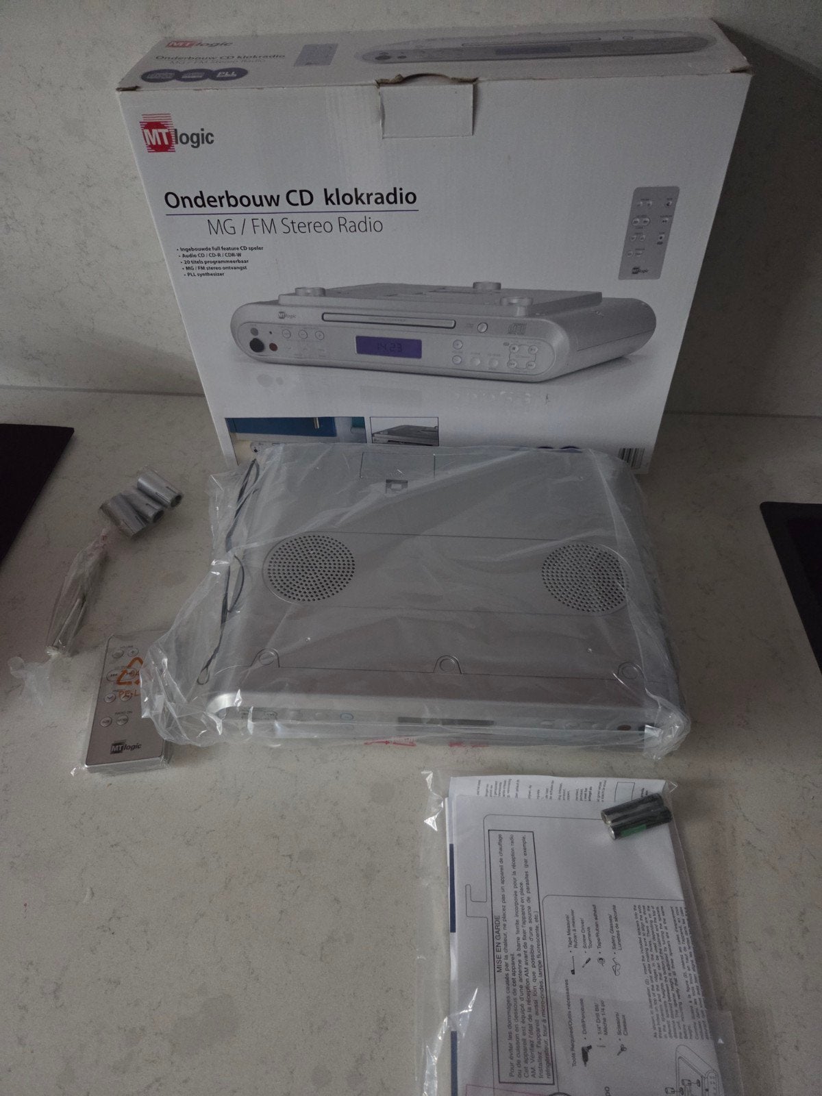 Onderbouw CD / Klokradio ongebruikt - MTlogic, Ophalen of Verzenden, Overige merken