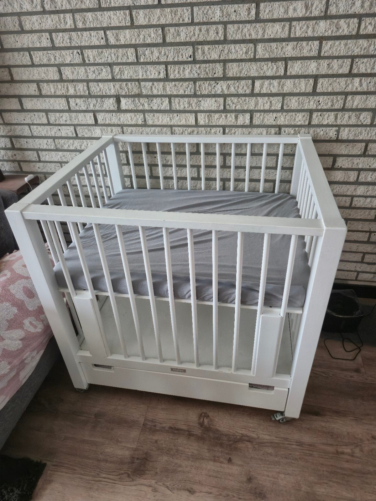 Bopita box met lade, wieltjes en boxmatras, Kinderen en Baby's, Boxen, Ophalen, Zo goed als nieuw, Rechthoekig, Wieltjes