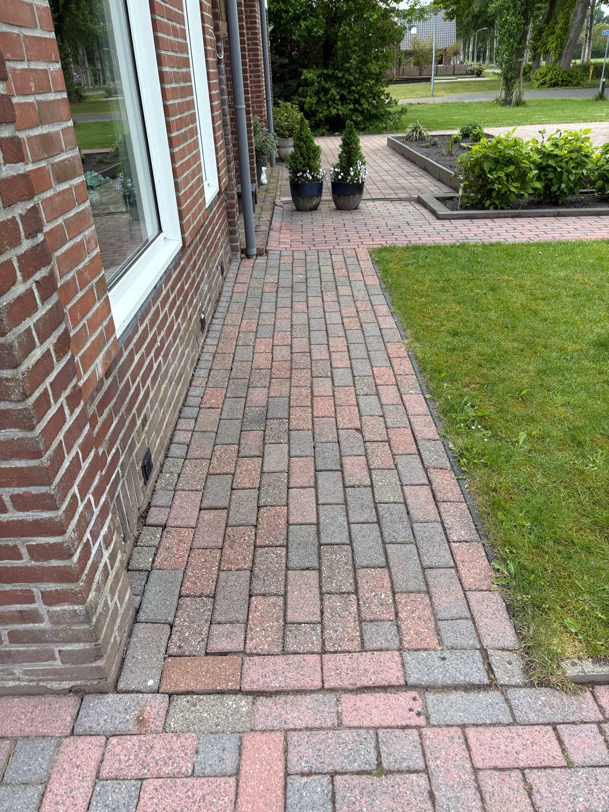Garage 4x6m met elektrische deur en 150m2 betonklinkers, Tuin en Terras, Gebruikt, Klinkers, Ophalen of Verzenden, 10 m² of meer