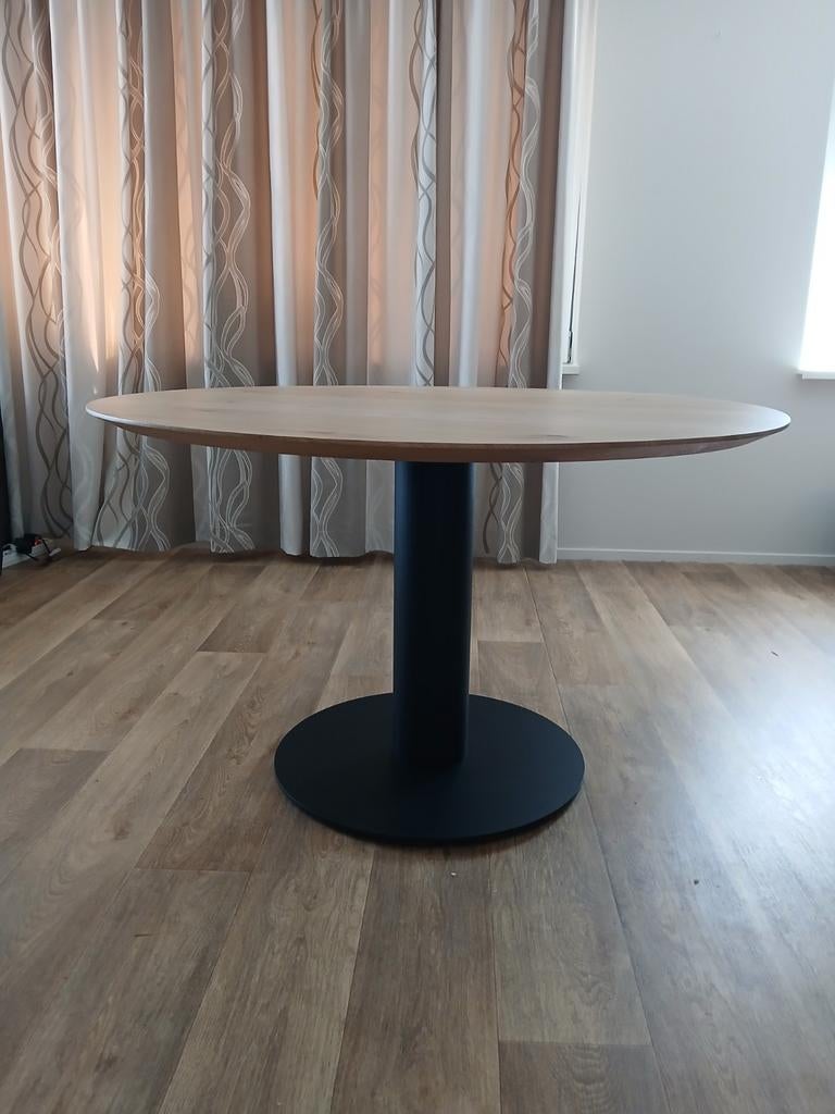 Massief houten eettafel - Rond 125 cm, Huis en Inrichting, Ophalen, Rond, Zo goed als nieuw, Vier personen