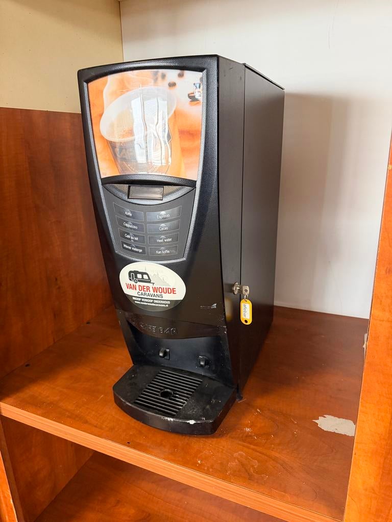 Koffieautomaat – meerdere dranken –, Witgoed en Apparatuur, Ophalen, Gebruikt