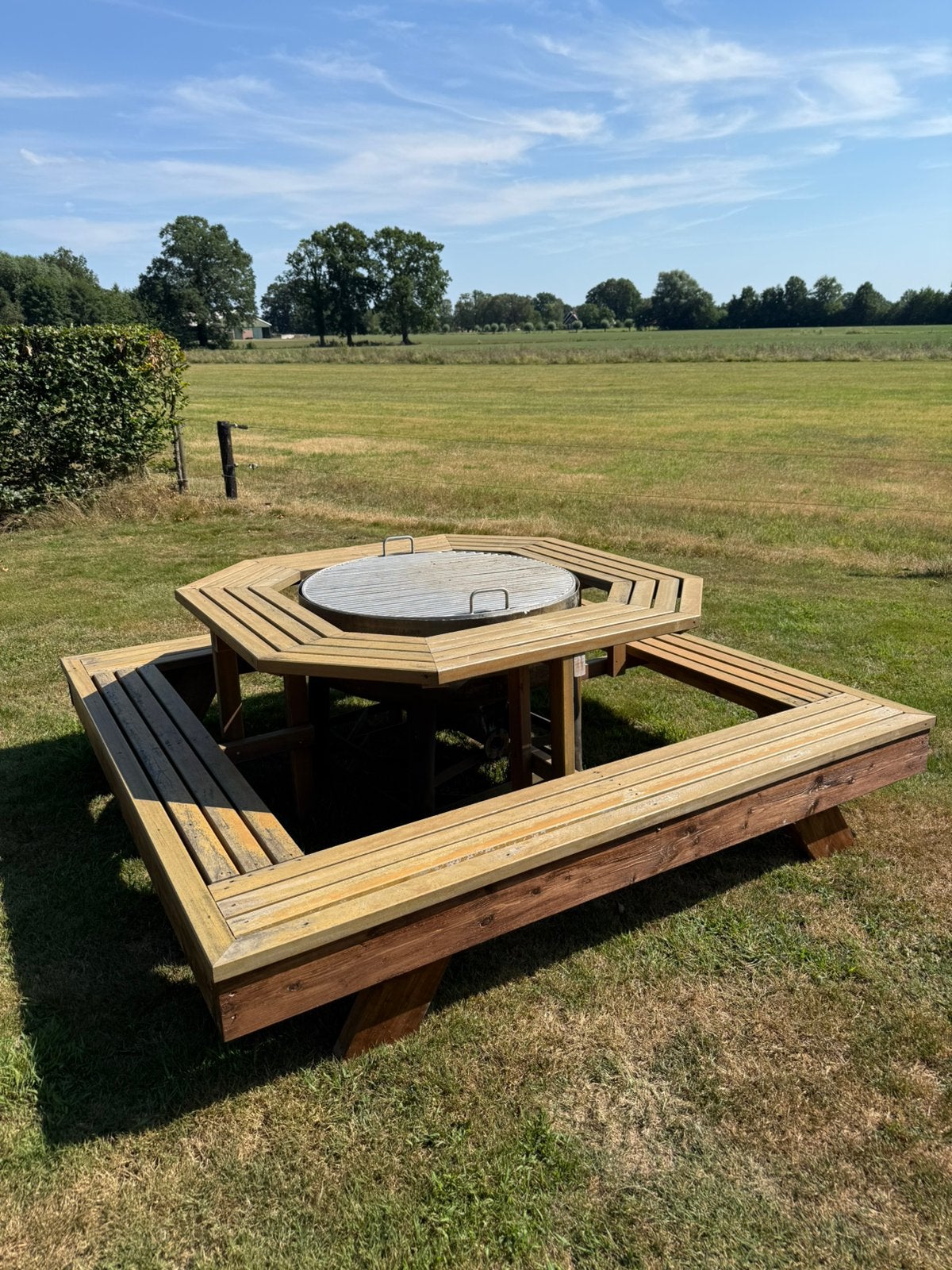 Bbq tafel, Tuin en Terras, Picknicktafels, Ophalen, Zo goed als nieuw, Rechthoekig, Hout