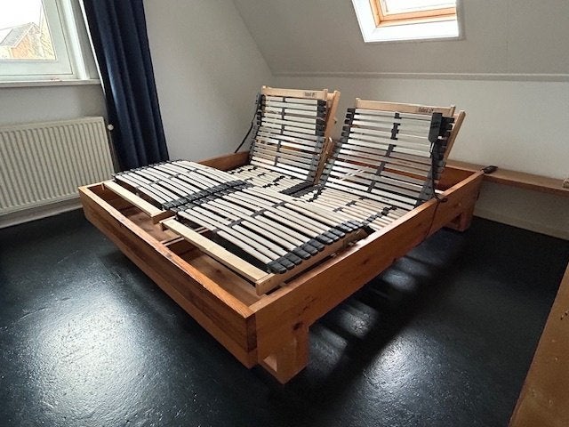 Ate van Apeldoorn jaren 70 massief grenen bed, Ophalen, Verstelbaar, Overige kleuren, Brutalist Mid-Century design