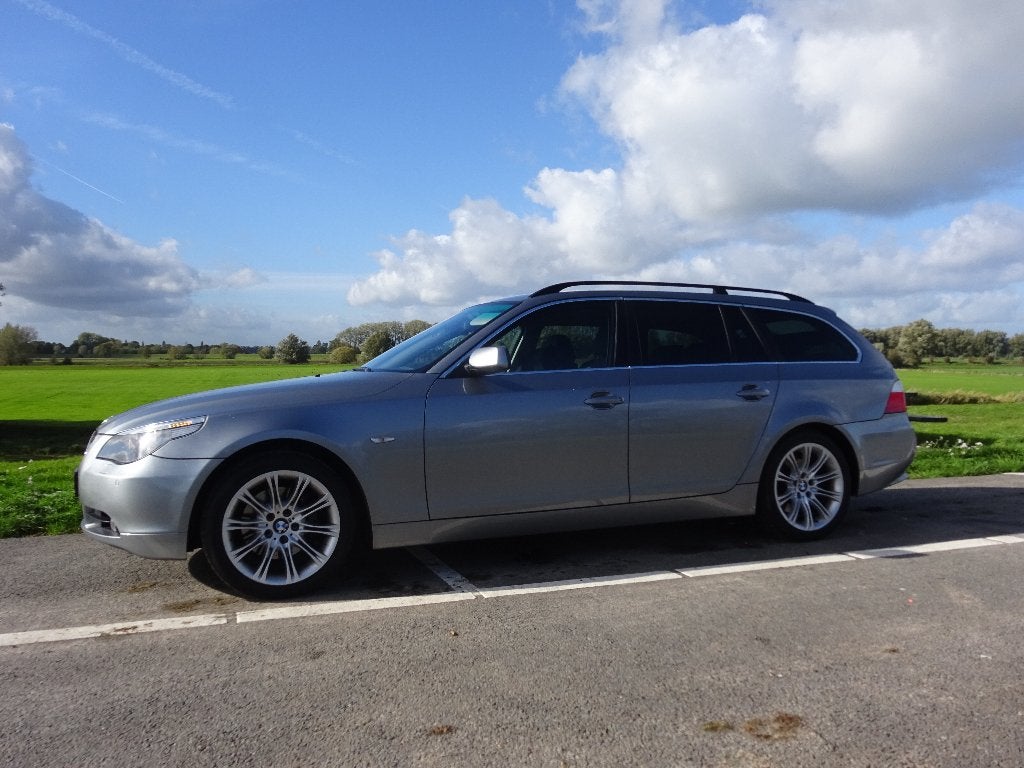 BMW 5-Serie (E61) 2.5 525i Touring AUT 2006 Grijs LPG, Automaat, Achterwielaandrijving, 1611 kg, Zwart