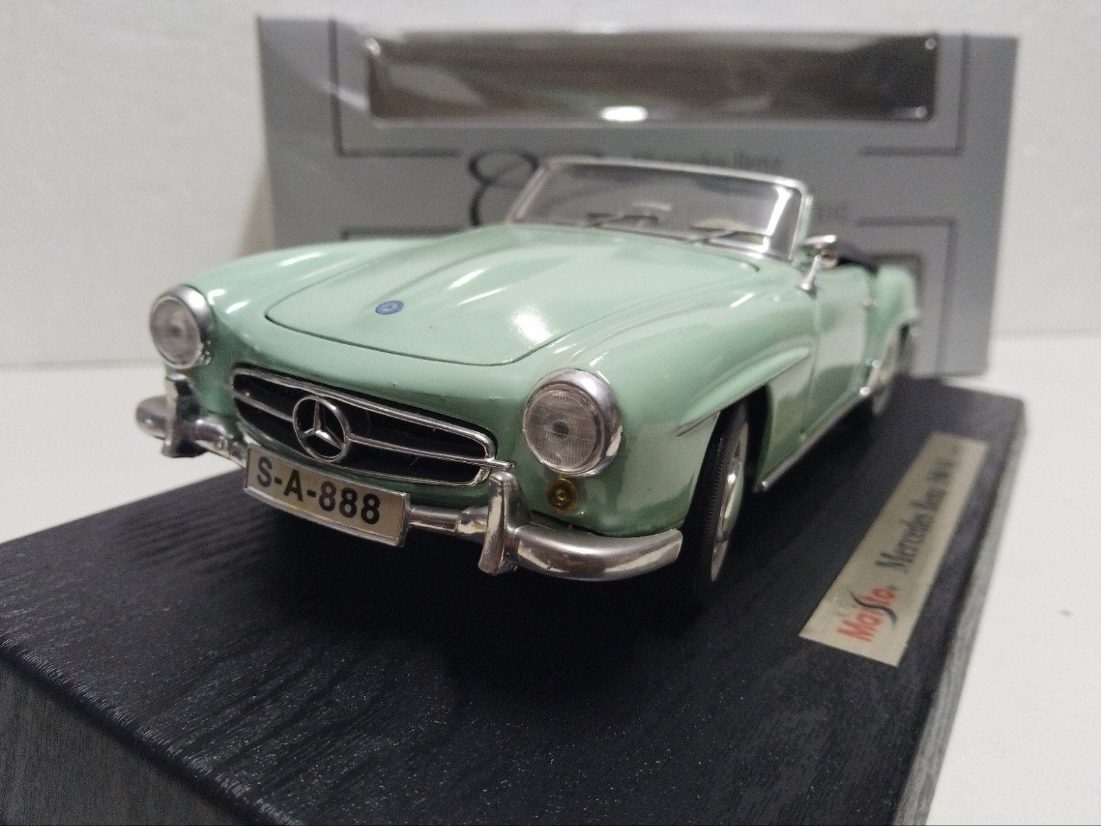 Rare Mercedes Benz 190 SL museum colour limited 1:18 KRD, Ophalen of Verzenden, Zo goed als nieuw, Auto, Overige merken