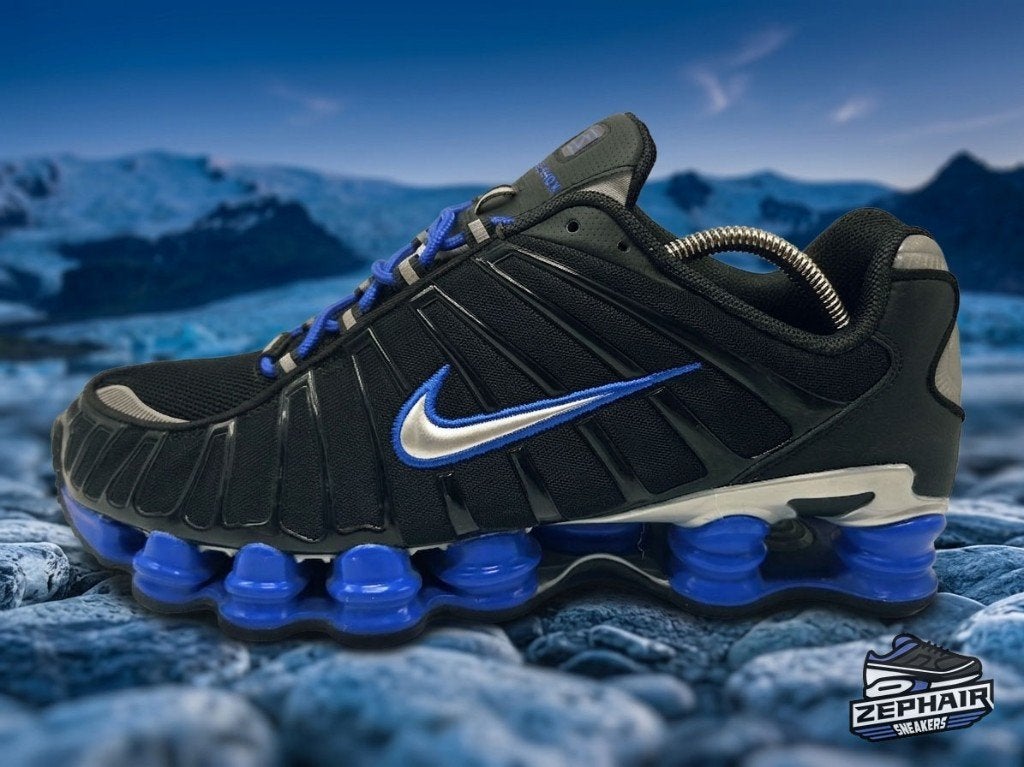 Nike Air Max Shox TL 'Black/Racer Blue' EU46 2024, Colosseum 1, 1213 NL Hilversum, Nederland, Zwart, Nike, Ophalen of Verzenden