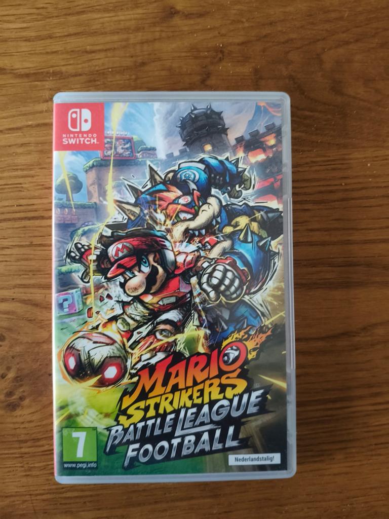 Mario Strikers: Battle League Football (Nintendo Switch), Ophalen of Verzenden, Zo goed als nieuw, Eén computer, 3 spelers of meer