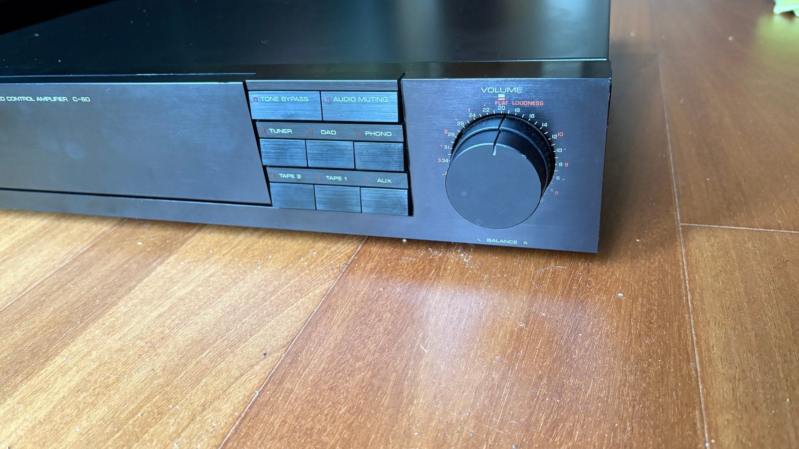 Yamaha C-60 voorversterker, Audio, Tv en Foto, Gebruikt, Yamaha, Ophalen of Verzenden, Minder dan 60 watt