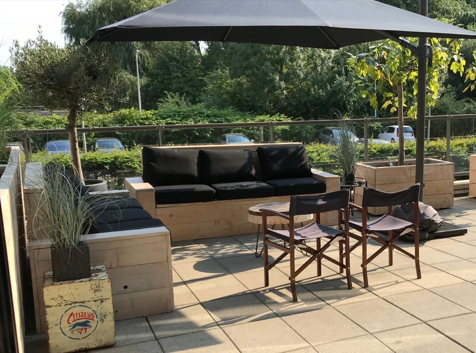 Loungeset van steigerhout met opbergruimte en hoezen