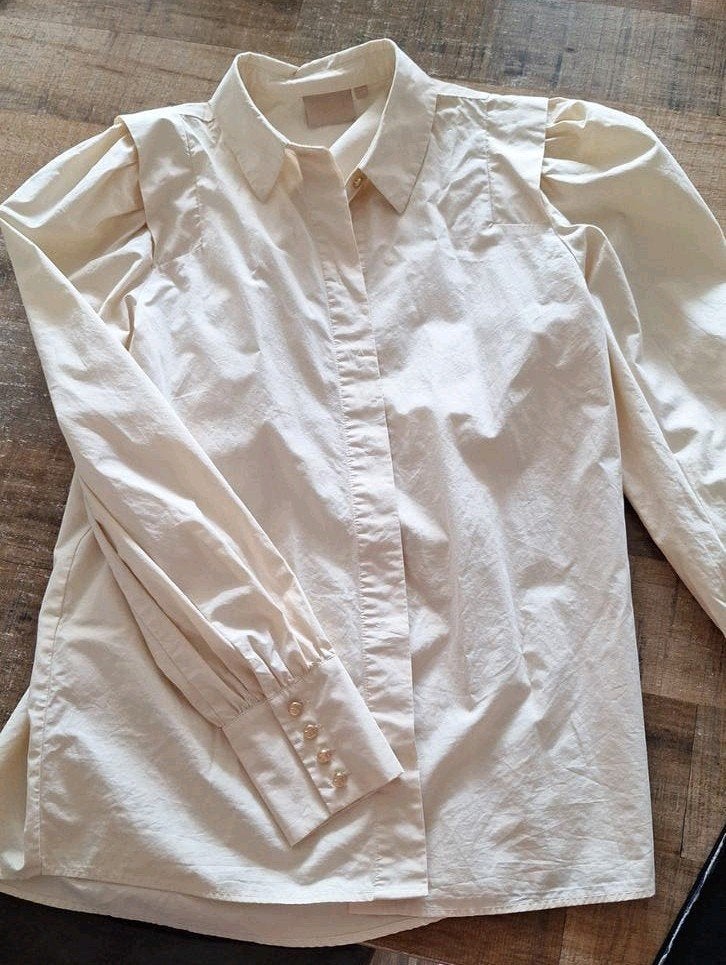 Crèmekleurige blouse met pofmouwen Josh V, Ophalen, Beige, Zo goed als nieuw, Maat 36 (S)
