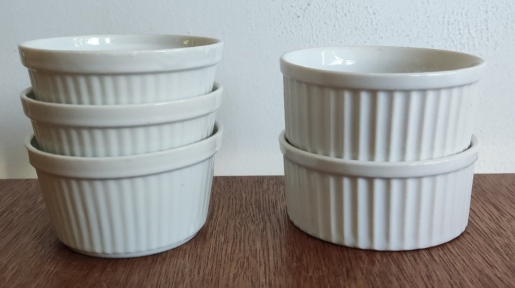 5 witte bakjes, Ophalen of Verzenden, Gebruikt, Overige stijlen, Kom(men)