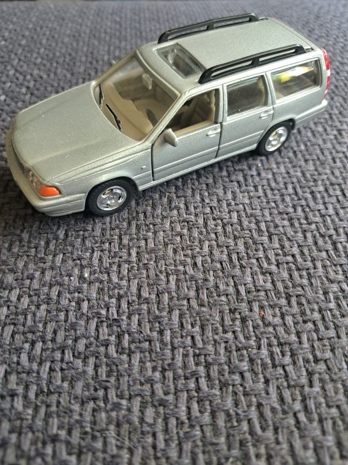 Hongwell model volvo v70, Gebruikt, Auto, Ophalen of Verzenden, N.b