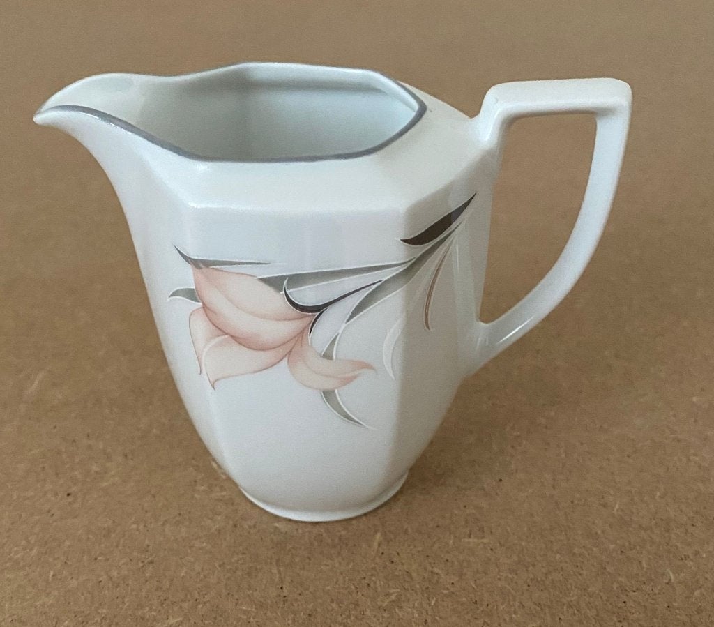 Crème kan met bloemmotief -  porselein, Kan, Overige merken, Klassiek, Ophalen of Verzenden
