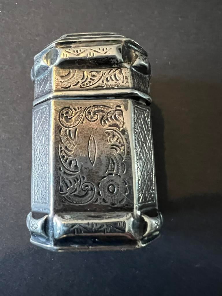 Loderein doosje/Lodderein doosje, Antiek en Kunst, Ophalen of Verzenden, Zilver