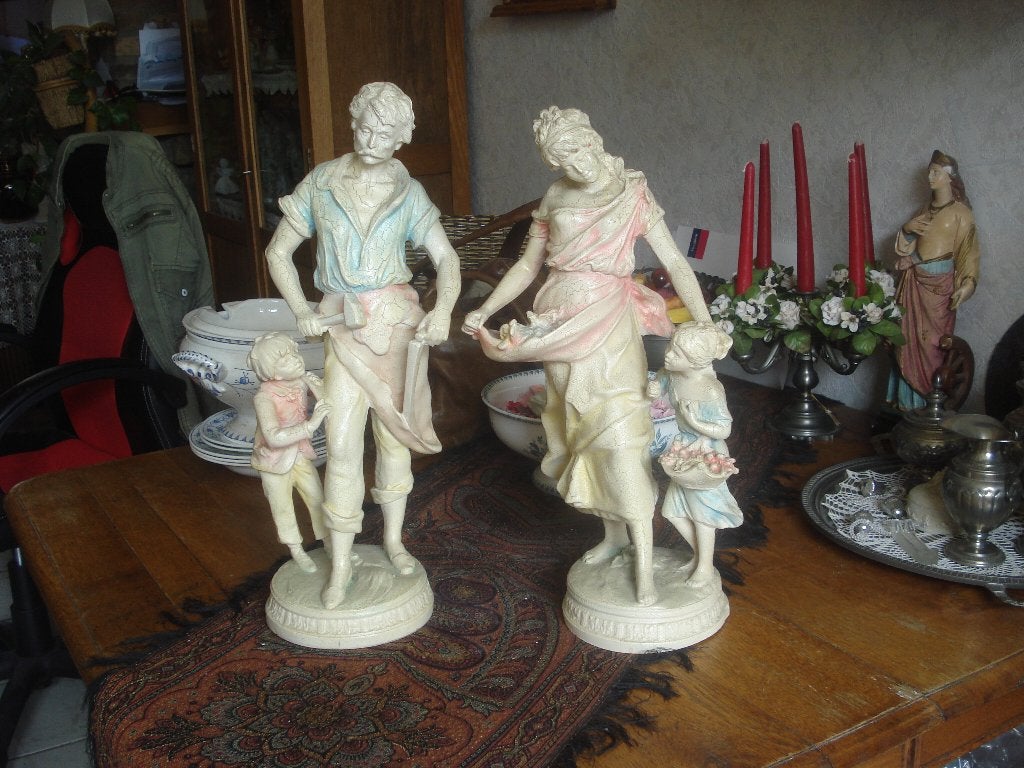 2 prachtige oude beelden man en vrouw ieder met, Antiek en Kunst, Ophalen of Verzenden