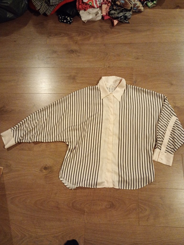 Mooie crème kleurige gestreepte blouse mt S Mango, Mango, Beige, Ophalen of Verzenden, Zo goed als nieuw