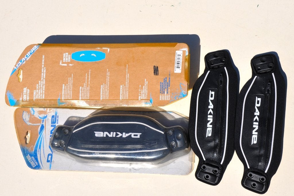 2 x 2 Dakine footstraps, Watersport en Boten, Kitesurfen, Binding, Ophalen of Verzenden, 12 m², Geen board