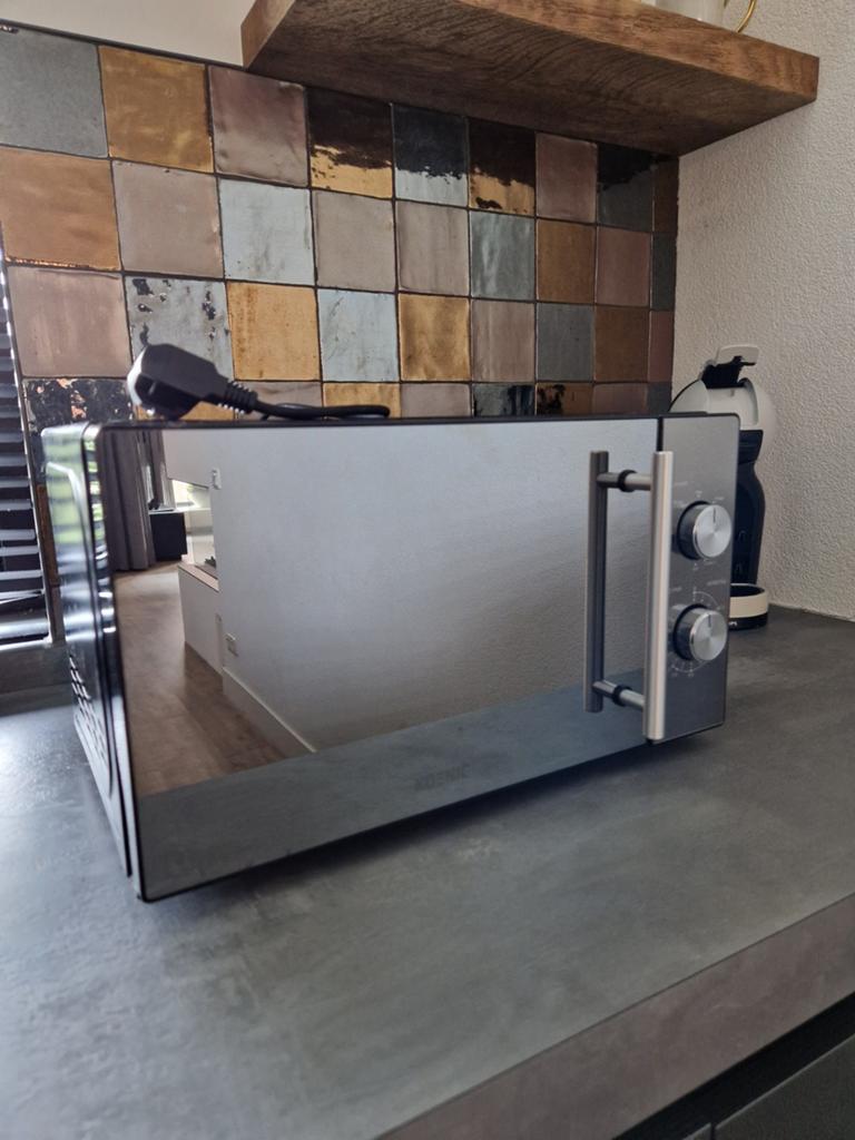 Koenic KMW 2221 magnetron met grillfunctie, Ophalen