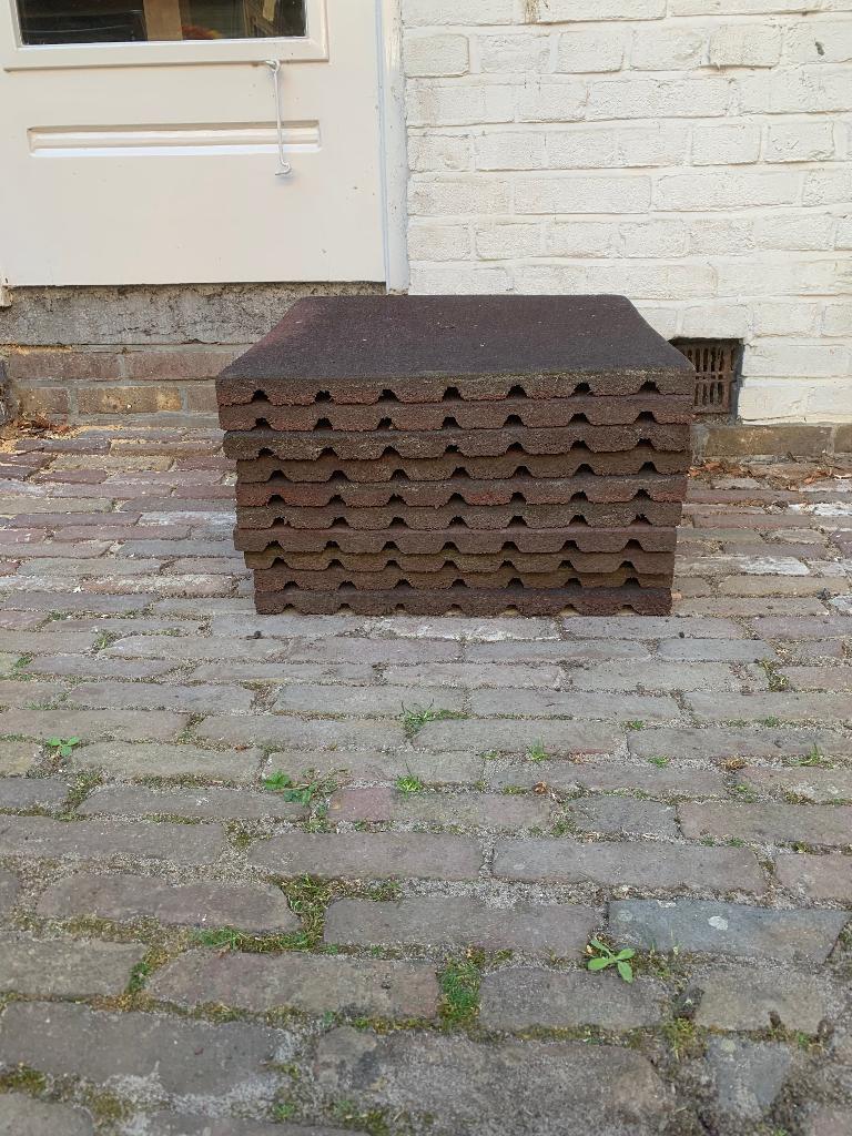 4 rode rubber tegels voor de tuin, Ophalen, Gebruikt, Overige typen, Rubber