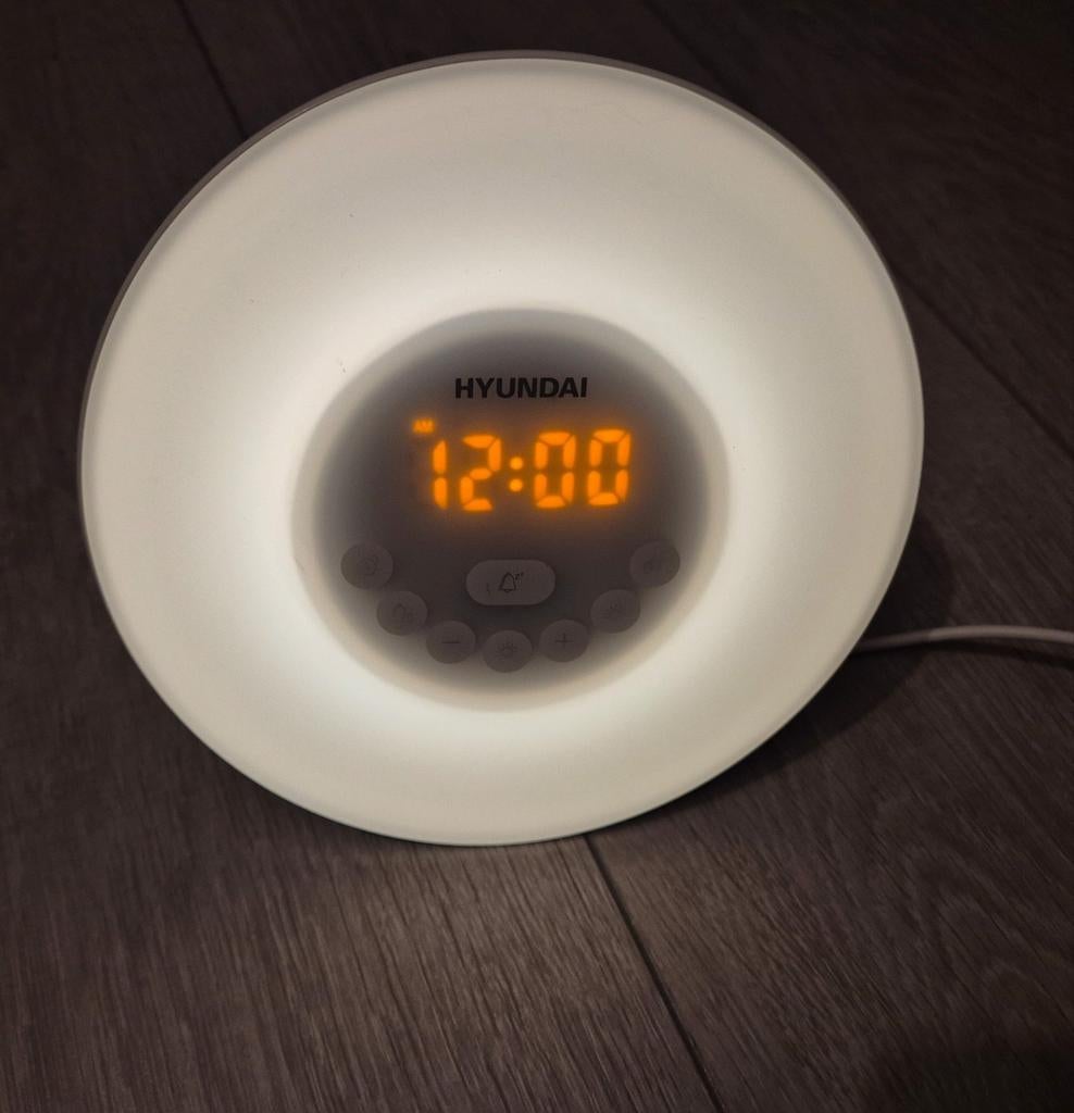 Hyundai Wake Up Light Wekker met Radio HHa151801, Ophalen of Verzenden, Gebruikt, Digitaal, Wekker of Tafelklok