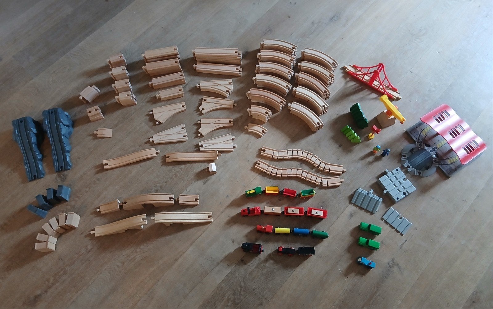 Grote houten treinbaan set met treinen en accessoires, Ophalen of Verzenden, Gebruikt, Overige typen