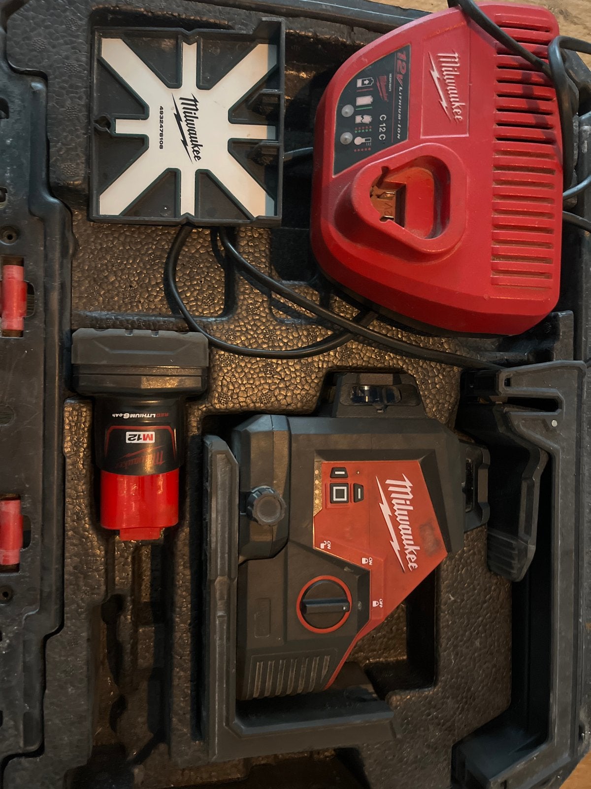Milwaukee M12 Laser en Oplader Set, Ophalen, Gebruikt
