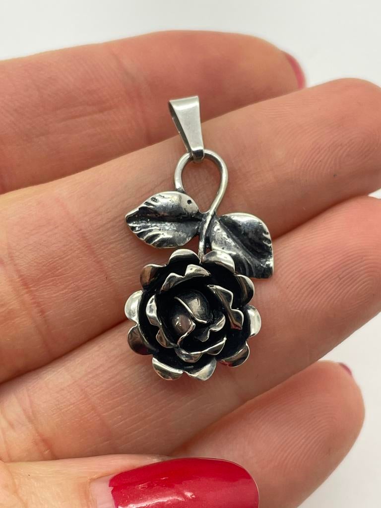 D265 Prachtige zilveren TEKA hanger roosje, Ophalen of Verzenden, Zilver