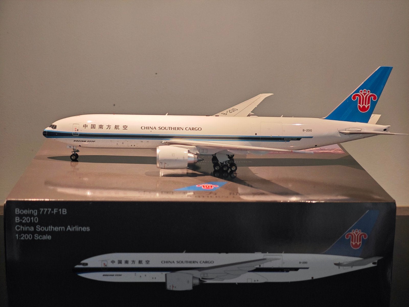 KJ models 1:200 China Southern 777F, Verzamelen, Ophalen of Verzenden, Zo goed als nieuw
