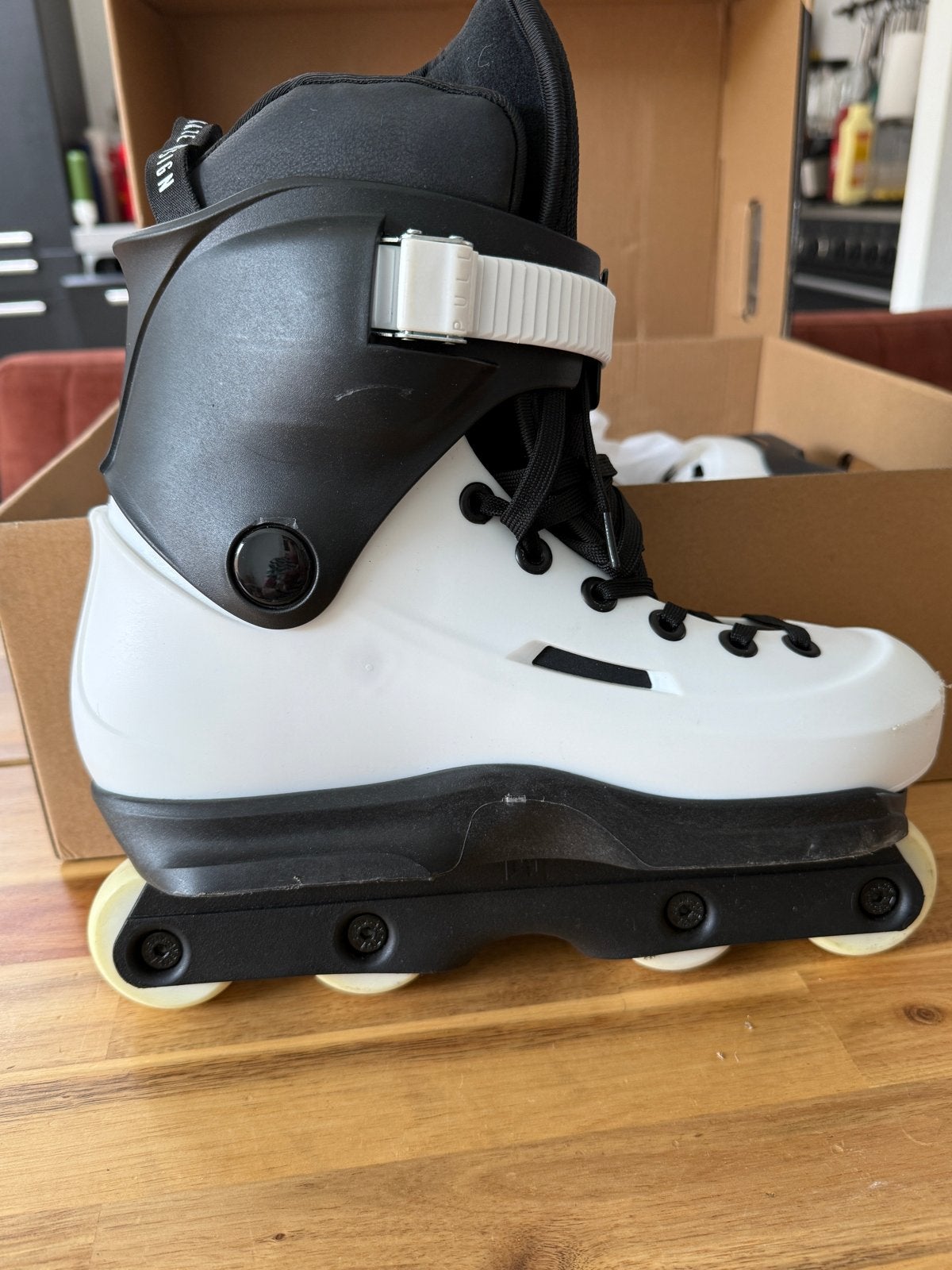 USD Sway Team 57 Aggressive Skates - Maat 41-42, Heren, Overige typen, Zo goed als nieuw, Ophalen