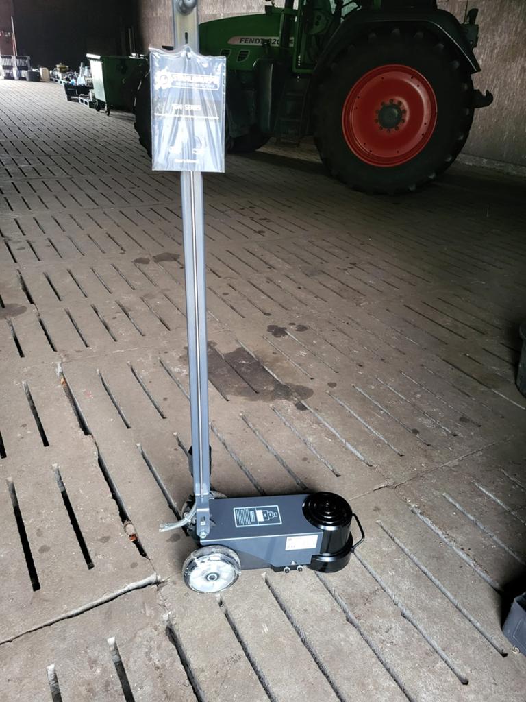 Splinternieuwe 80 tons krik op lucht., Auto diversen, Krikken, Ophalen, Nieuw, Garagekrik