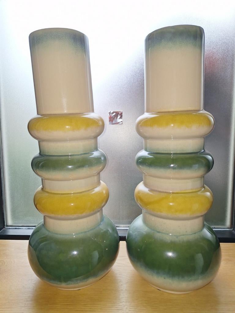 Set van 2 Retro vazen - Groen, Geel, Crème, Huis en Inrichting, Woonaccessoires | Vazen, 50 tot 75 cm, Aardewerk of Porselein